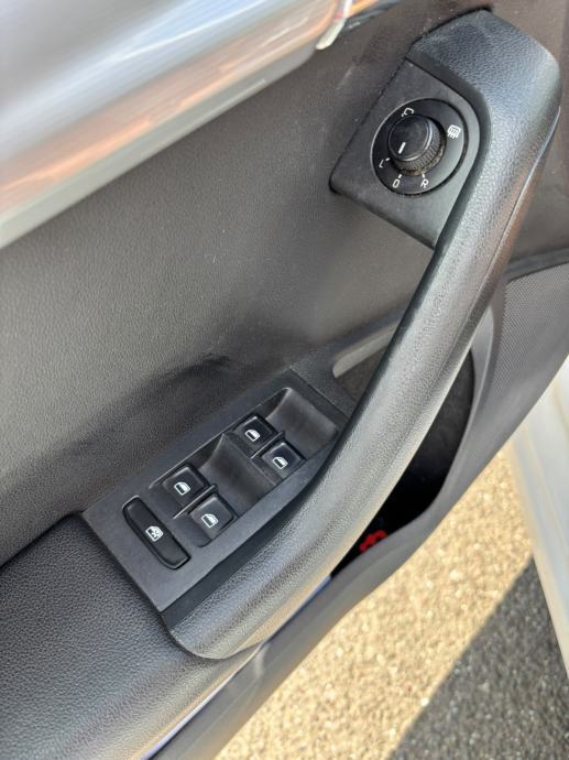 Škoda Octavia Elegance 2,0 TDI 150KS, DSG, ovlašteni servis, fotografija 10