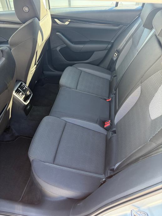 Skoda Octavia facelift 2,0 TDI 32 919km kamera virtual tempomat, fotografija 11