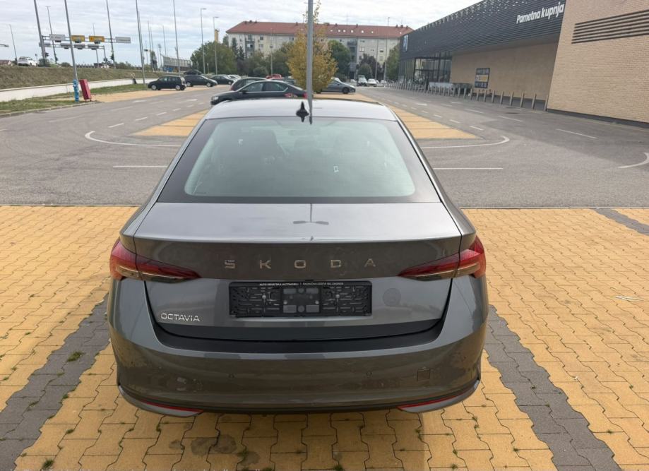 Škoda Octavia FL Selection 2,0 TDI DSG | REDIZAJN |, fotografija 8