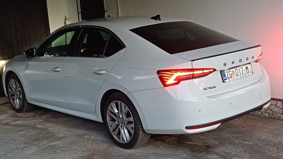 ŠKODA OCTAVIA FL Selection Plus 2.0 TDI, fotografija 5