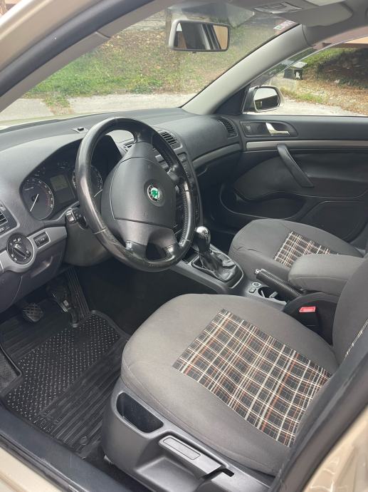 Skoda Octavia II. Elegance, 2006. Prvi vlasnik, servisna knjiga 220.00, pogled izvana - slika 5