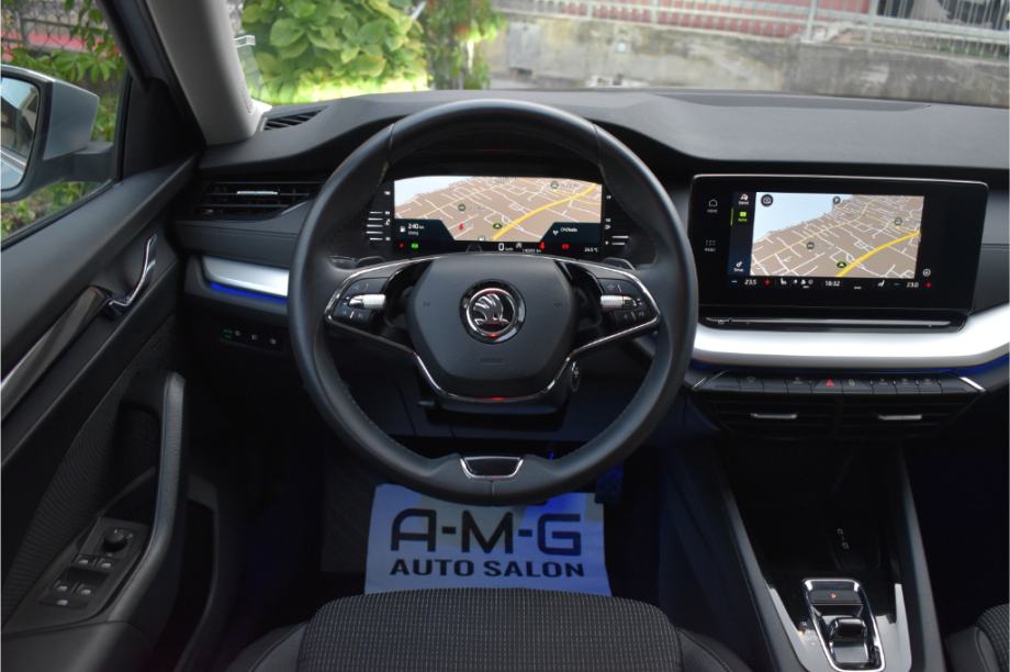 Škoda Octavia Combi 2.0 TDI Automatik -Ambilight,Kamera,DAB -Clever, fotografija 11