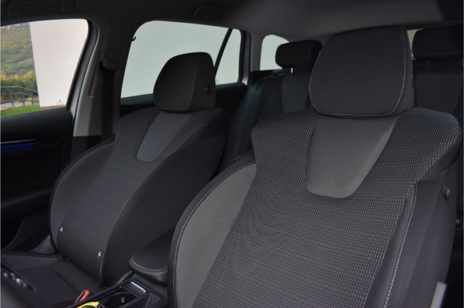 Škoda Octavia Combi 2.0 TDI Automatik -Ambilight,Kamera,DAB -Clever, fotografija 14