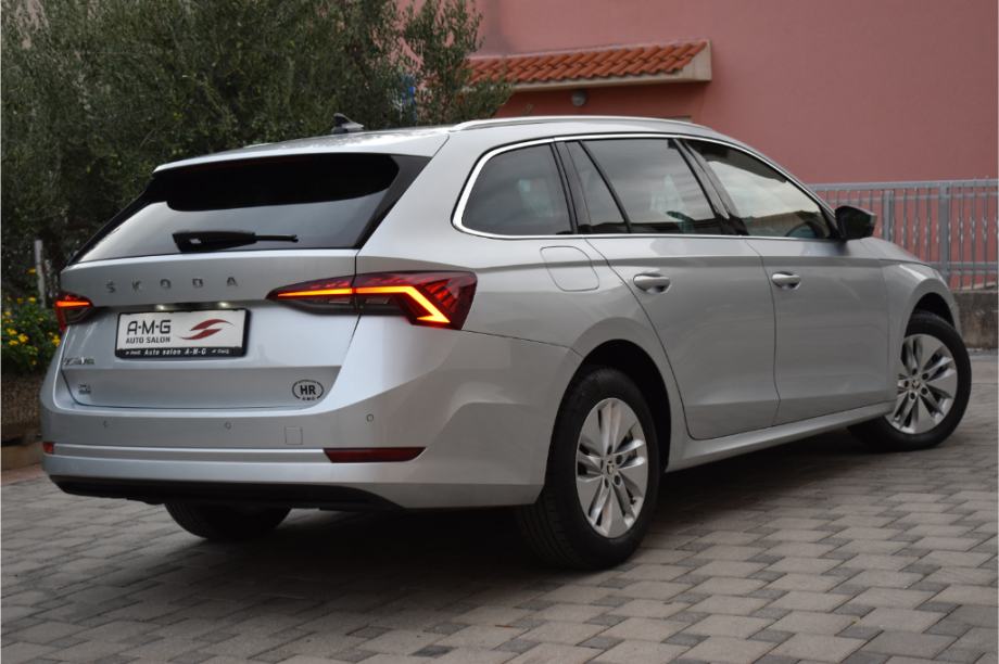 Škoda Octavia Combi 2.0 TDI Automatik -Ambilight,Kamera,DAB -Clever, fotografija 7