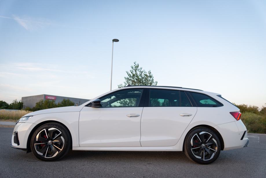 Škoda Octavia RS 2.0 TDI DSG 200 KS Panorama Matrix HUD Kessy Servisna, fotografija 3