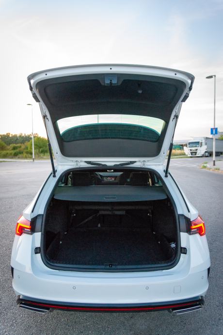 Škoda Octavia RS 2.0 TDI DSG 200 KS Panorama Matrix HUD Kessy Servisna, fotografija 7