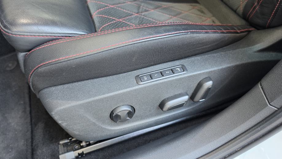 Škoda Octavia RS 2,0 TDI DSG, PDV, JAMSTVO, CHALLENGE + PACK, fotografija 15
