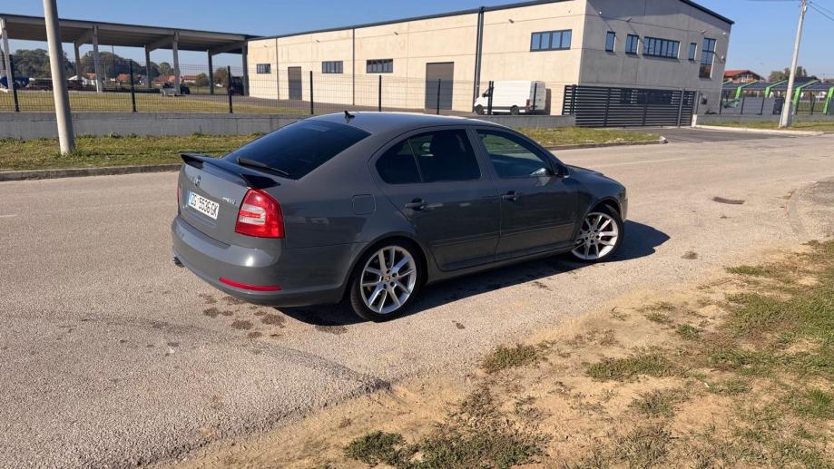 Škoda octavia RS, fotografija 2