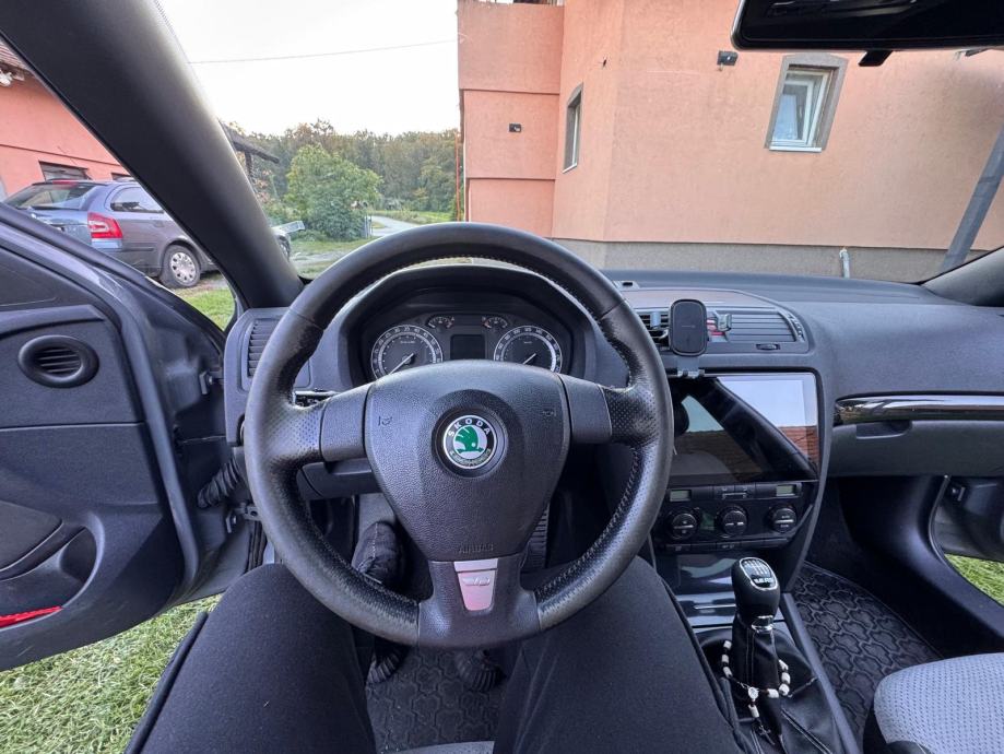 Škoda octavia RS, fotografija 5