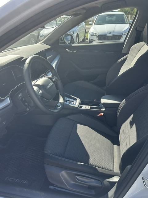 Škoda Octavia Selection 2,0 TDI DSG, fotografija 9