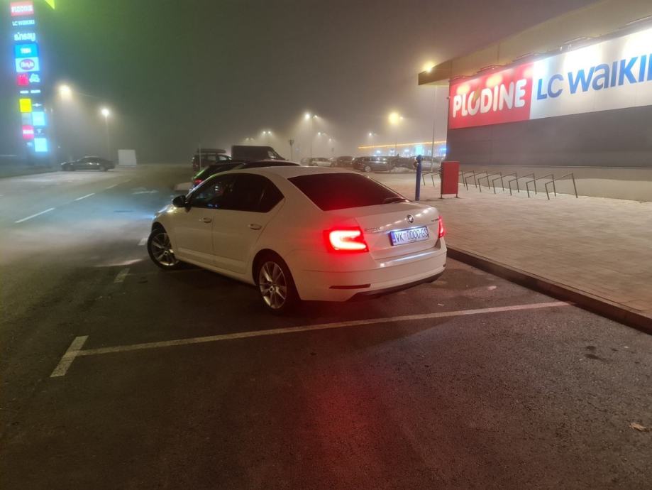 ŠKODA OCTAVIA STYLE 1,6 TDI/85kw*FULL*TOP STANJE*REG 5.2027,NOVE GUME, fotografija 13