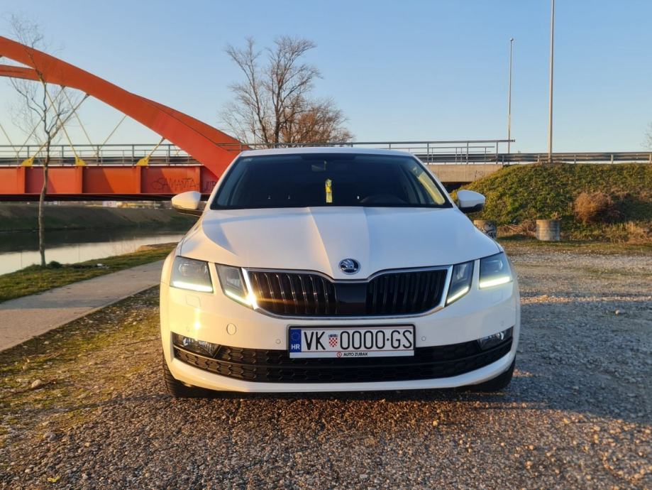 ŠKODA OCTAVIA STYLE 1,6 TDI/85kw*FULL*TOP STANJE*REG 5.2027,NOVE GUME, fotografija 12