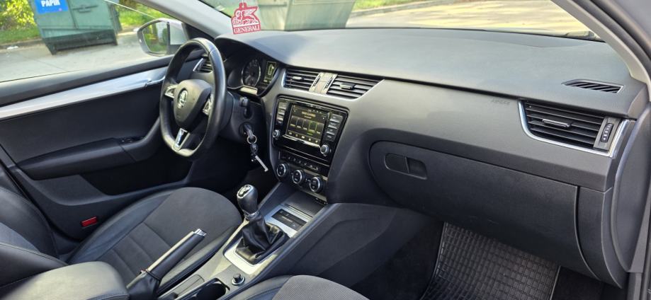 Škoda Octavia TDI ****VRHUNSKO STANJE*******, fotografija 13