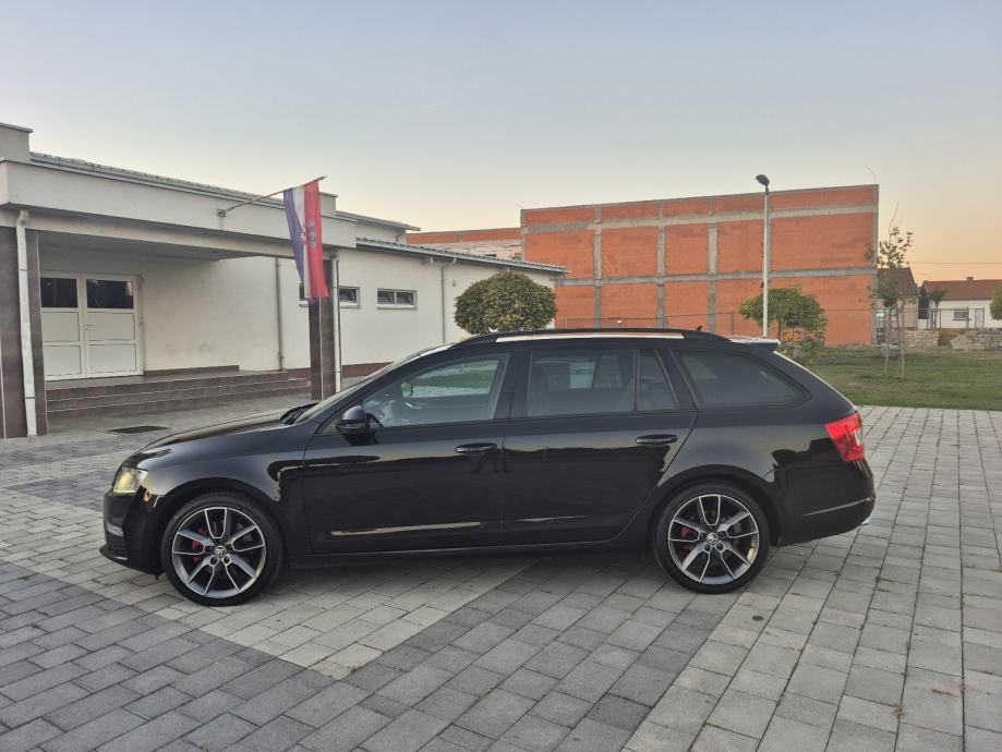 Škoda Octavia VRS 2,0 TDI DSG,135kw,Reg:5/27,Keyless,navigacija,Bi-xen, fotografija 2