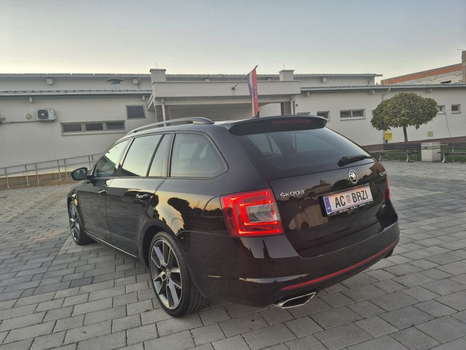 Škoda Octavia VRS 2,0 TDI DSG,135kw,Reg:5/27,Keyless,navigacija,Bi-xen, fotografija 5