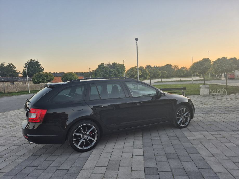 Škoda Octavia VRS 2,0 TDI DSG,135kw,Reg:5/27,Keyless,navigacija,Bi-xen, fotografija 9