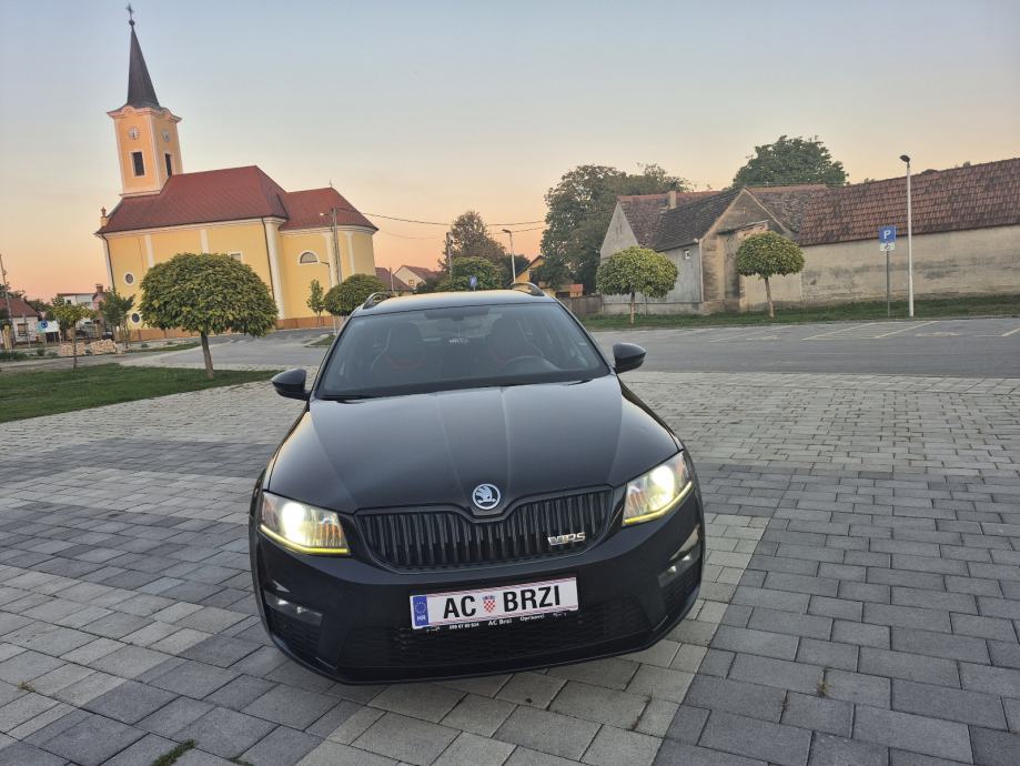 Škoda Octavia VRS 2,0 TDI DSG,135kw,Reg:5/27,Keyless,navigacija,Bi-xen, fotografija 12