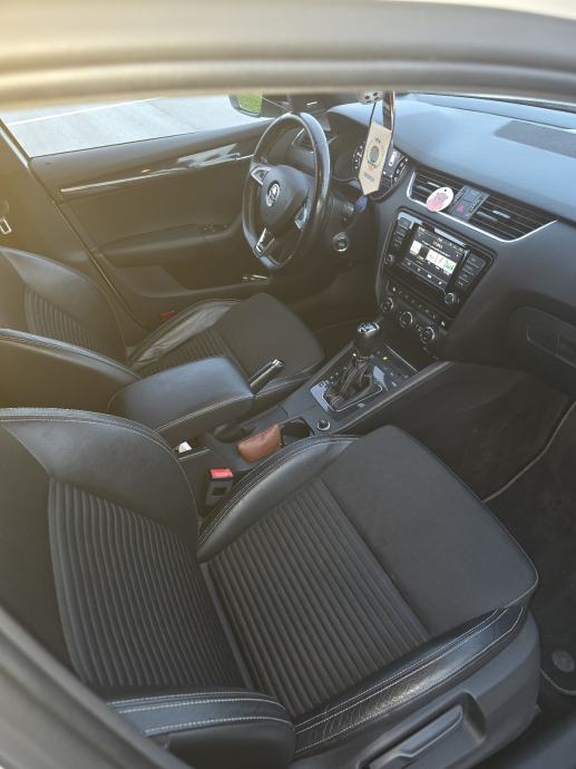 Škoda Octavia VRS 2.0 TDI DSG ** PANORAMA, CRNO NEBO***, fotografija 9