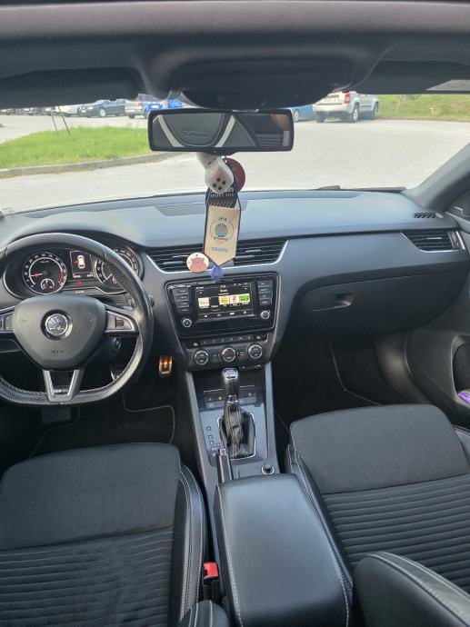 Škoda Octavia VRS 2.0 TDI DSG ** PANORAMA, CRNO NEBO***, fotografija 16