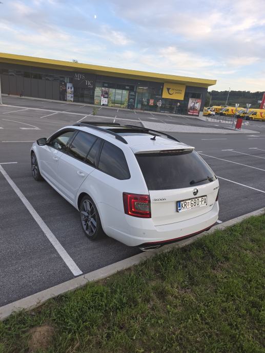 Škoda Octavia VRS 2.0 TDI DSG ** PANORAMA, CRNO NEBO***, fotografija 20