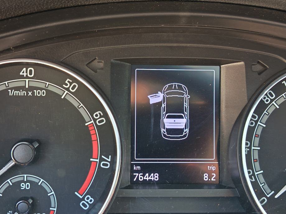 Škoda Rapid 1,0 TSI, fotografija 5
