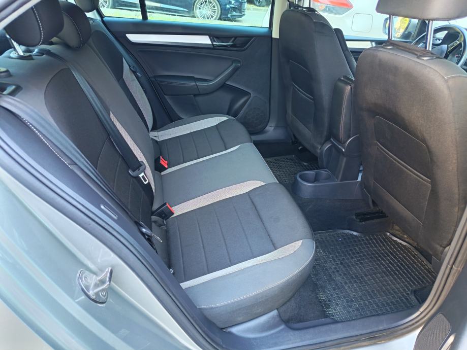 Škoda Rapid 1,0 TSI, fotografija 9