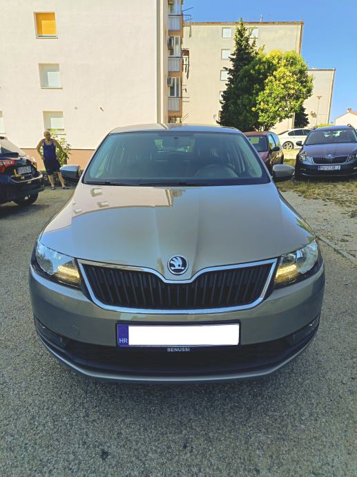 Škoda Rapid 1,0 TSI, fotografija 4