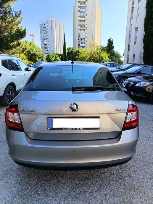 Škoda Rapid 1,0 TSI, fotografija 3