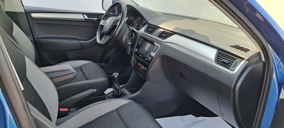 Škoda Rapid 1,0 TSI, fotografija 10