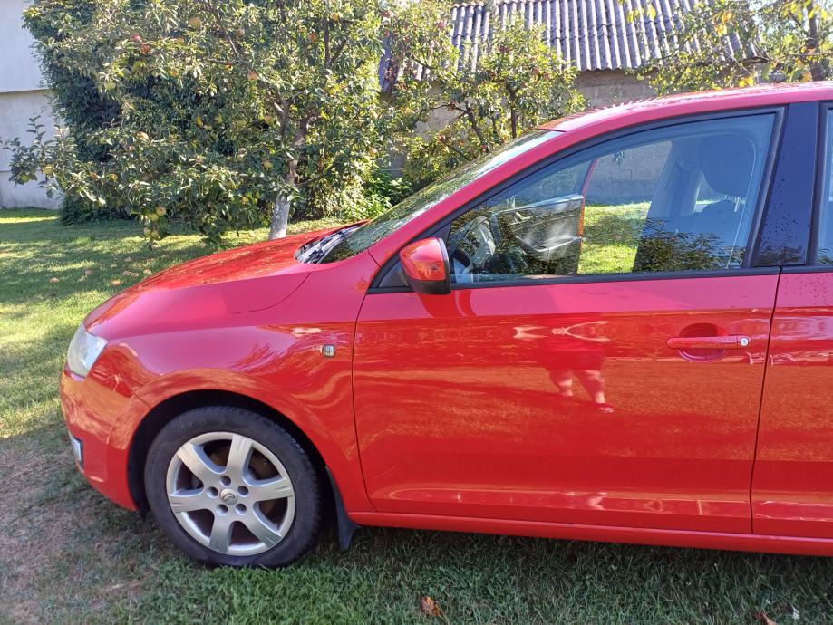 Škoda Rapid 1,2 TSI, fotografija 8
