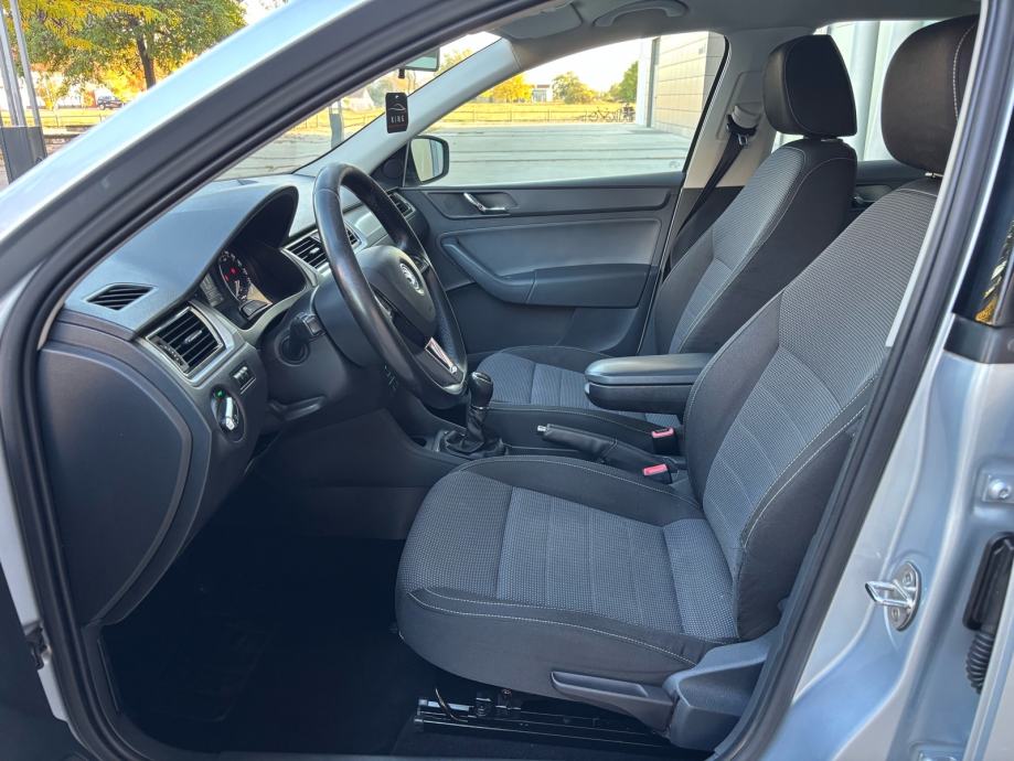 Škoda Rapid 1,6 TDI, NAVI., PDC, PANORAMA... KREDIT, JAMSTVO✅️, fotografija 11