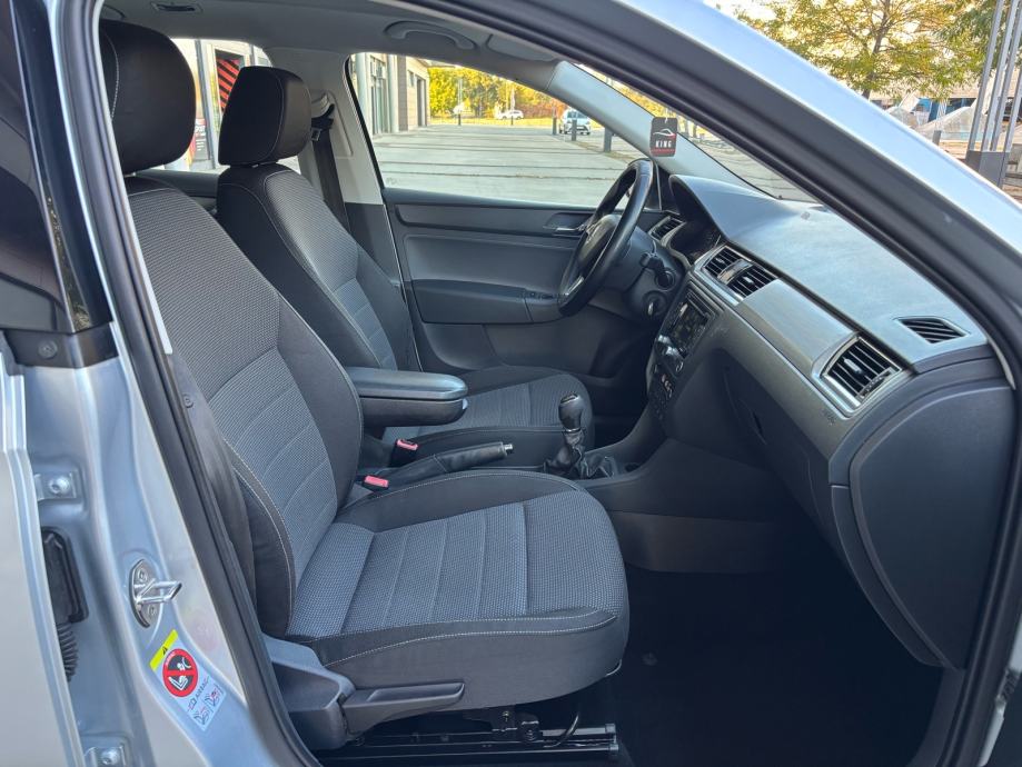 Škoda Rapid 1,6 TDI, NAVI., PDC, PANORAMA... KREDIT, JAMSTVO✅️, fotografija 13
