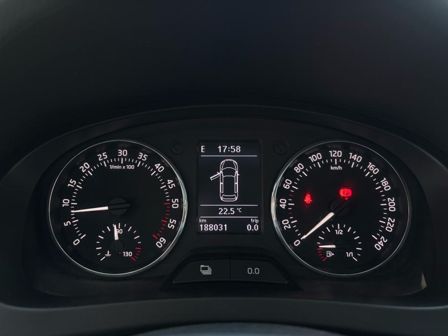Škoda Rapid 1,6 TDI, NAVI., PDC, PANORAMA... KREDIT, JAMSTVO✅️, fotografija 14