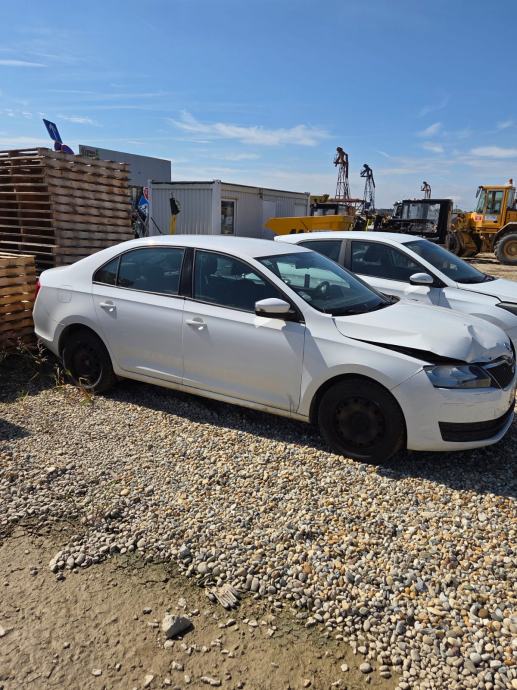 Škoda Rapid 1,6 TDI - RAZBIJENO, fotografija 5