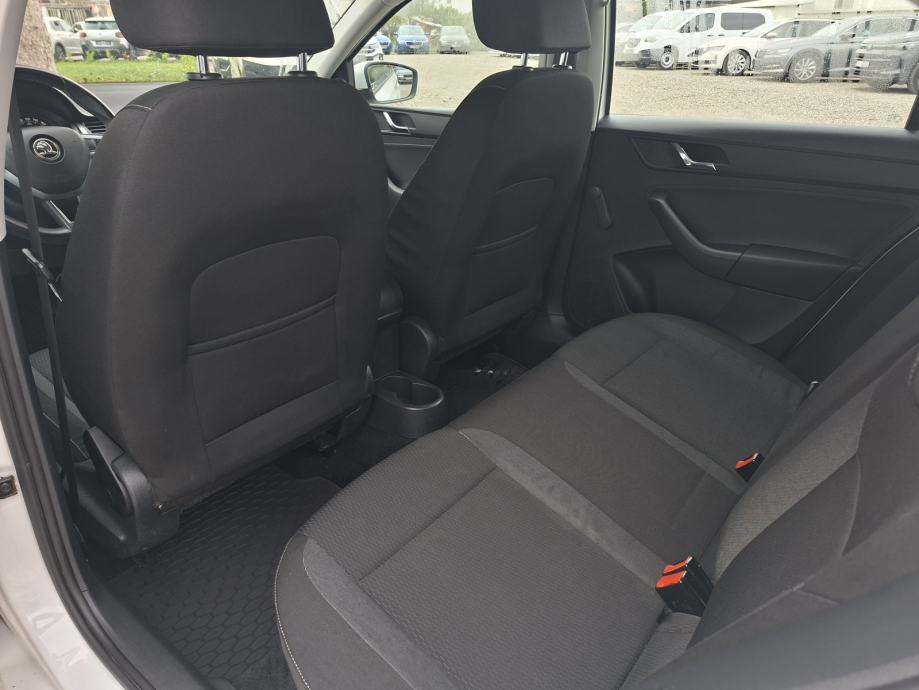 ŠKODA RAPID AMBITION 1,2 TSI, fotografija 12