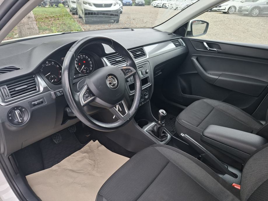 ŠKODA RAPID AMBITION 1,2 TSI, fotografija 8
