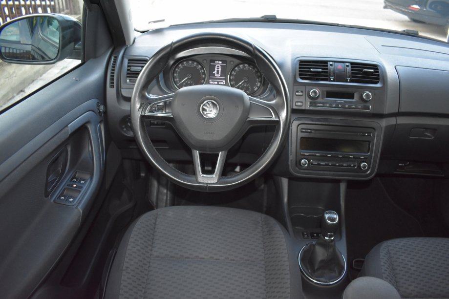 Skoda roomster салон