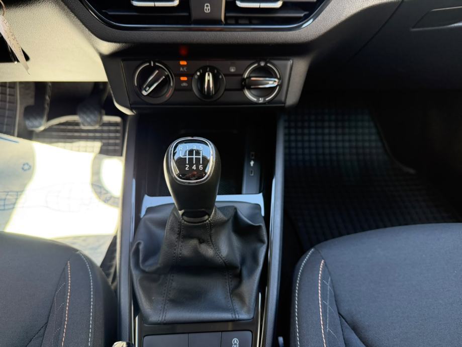 Škoda Scala 1,0 TSI, fotografija 12