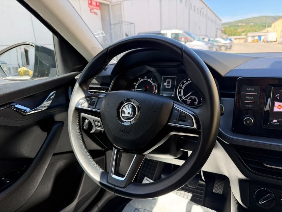 Škoda Scala 1,0 TSI, fotografija 11