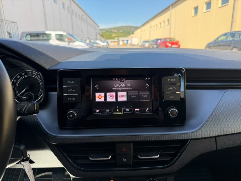 Škoda Scala 1,0 TSI, fotografija 10