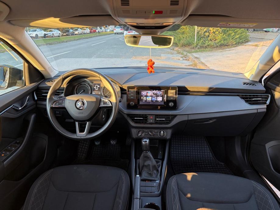 Škoda Scala 1,0 TSI, fotografija 5