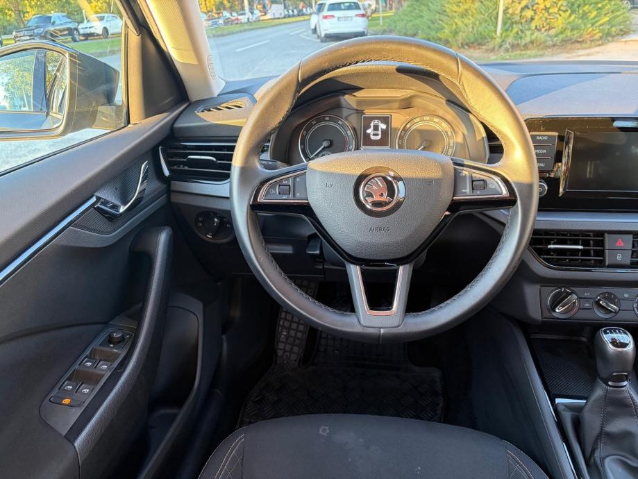 Škoda Scala 1,0 TSI, fotografija 6