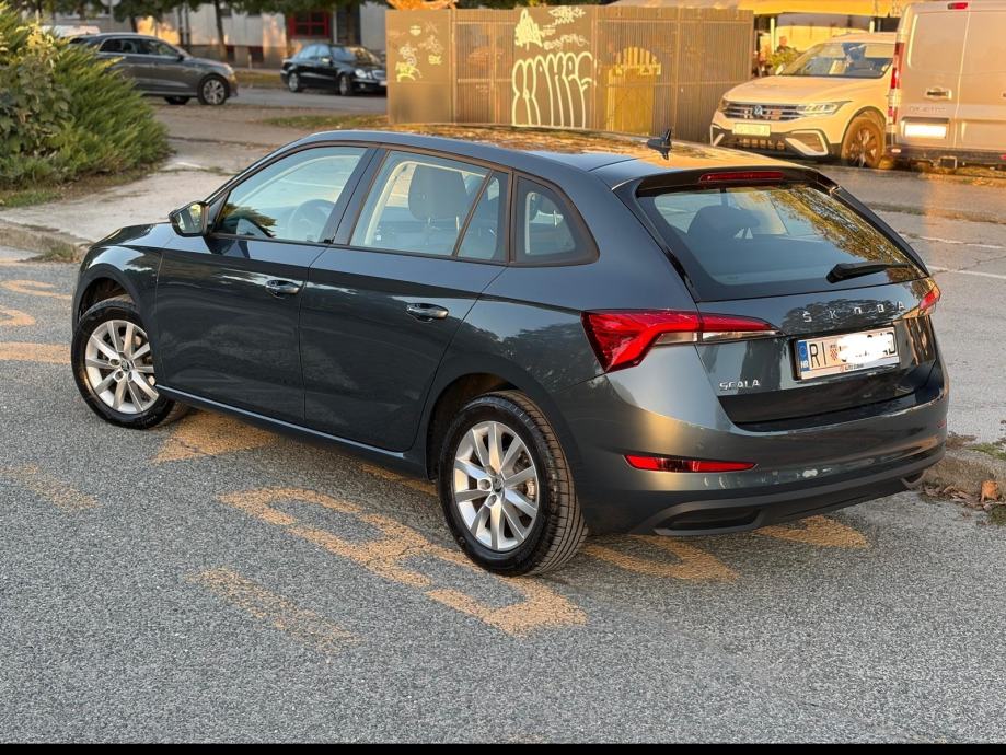 Škoda Scala 1,0 TSI, fotografija 4