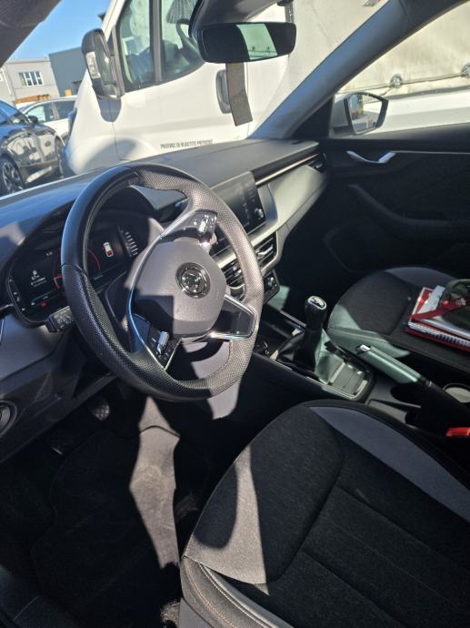 Škoda Scala 1,0 TSI, fotografija 9