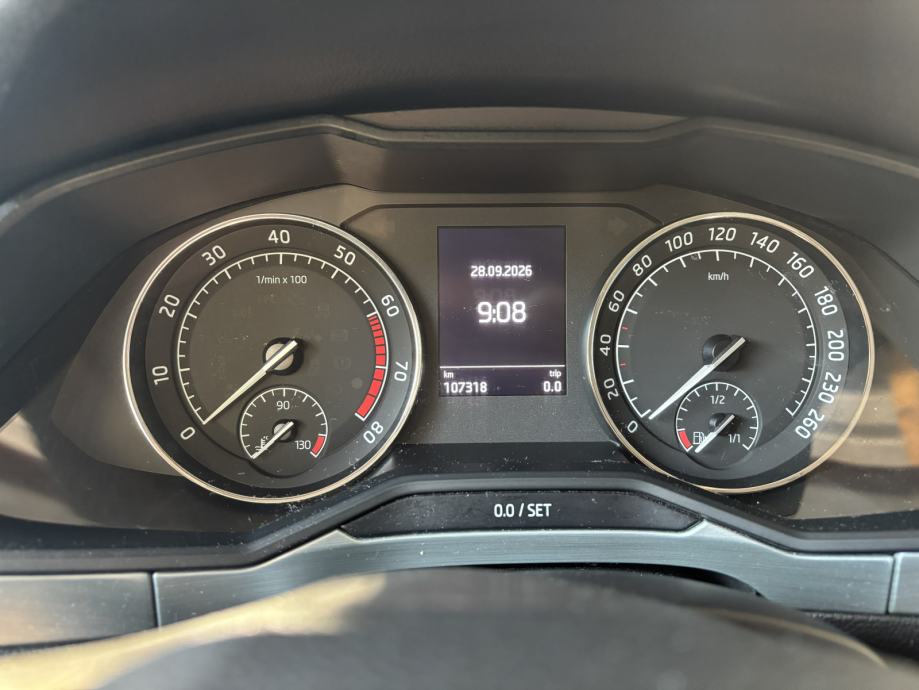Škoda Superb 1,4 TSI 150KS, fotografija 11