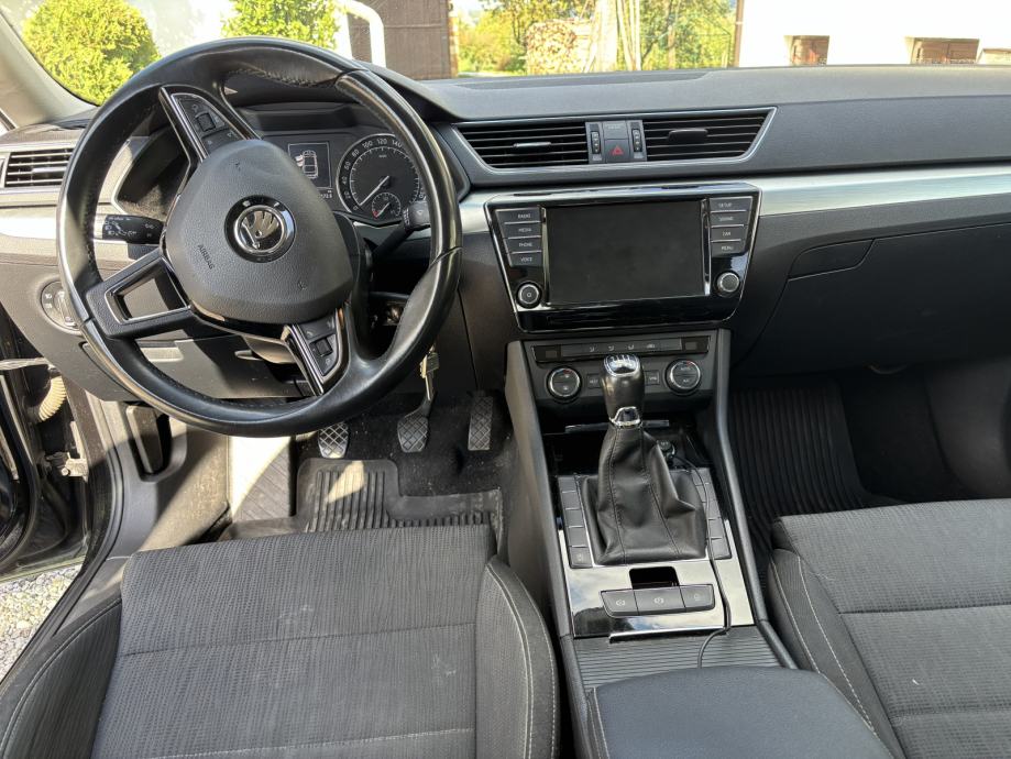 Škoda Superb 1,4 TSI 150KS, fotografija 8