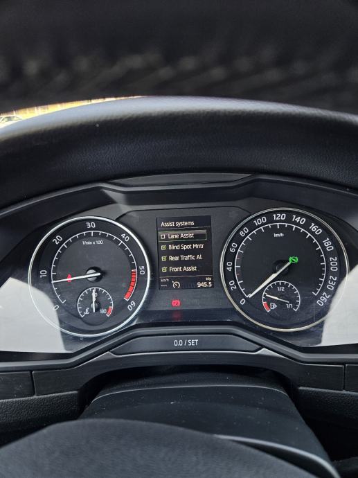 Škoda Superb 1,6 TDI DSG Novi motor 167tkm, fotografija 13