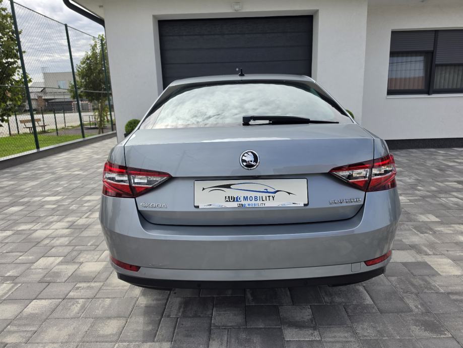 Škoda Superb 1,6 TDI DSG STYLE KAMERA VEL. NAVI BI-XENON **GARANCIJA**, fotografija 5