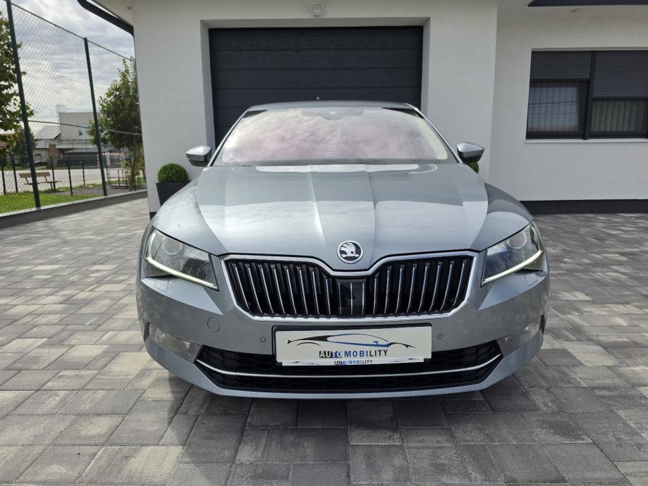 Škoda Superb 1,6 TDI DSG STYLE KAMERA VEL. NAVI BI-XENON **GARANCIJA**, fotografija 2