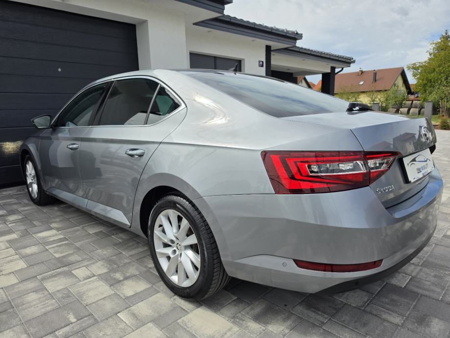 Škoda Superb 1,6 TDI DSG STYLE KAMERA VEL. NAVI BI-XENON **GARANCIJA**, fotografija 6